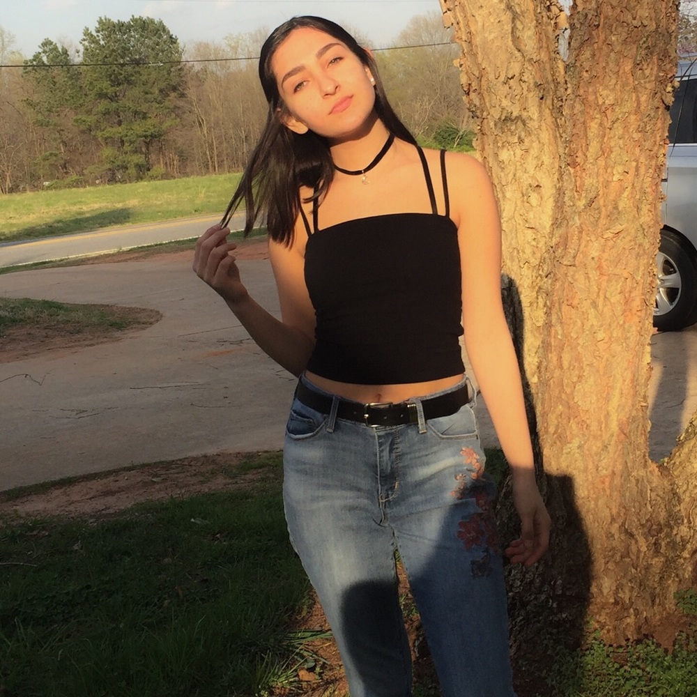 Meet your Posher, Yanely